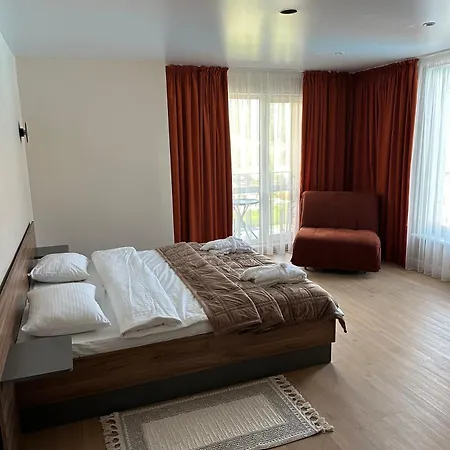 Guest House Zatyshnyi Dvir Bukovel Exterior photo