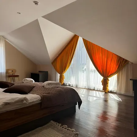 Guest House Zatyshnyi Dvir Bukovel Exterior photo