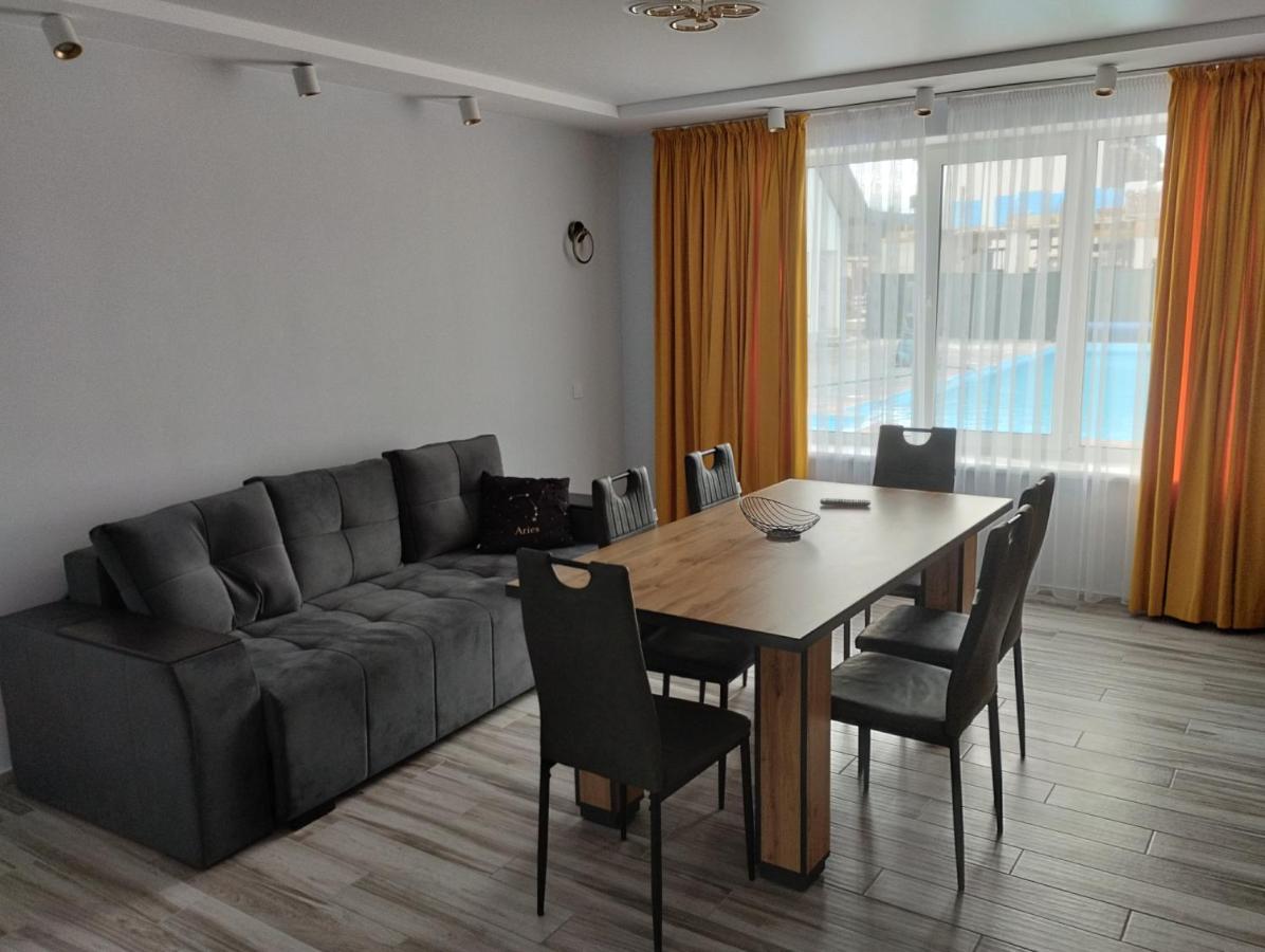 Zatyshnyi Dvir Apartment *